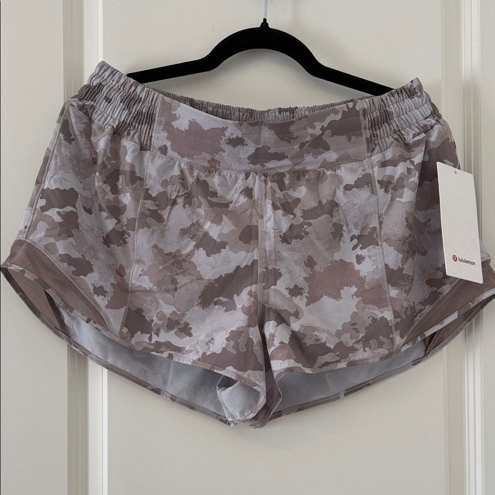 lululemon athletica Hotty Hot HR Shorts 2.5” Lined - Gray Camo